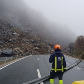 Un gran desprendiemiento corta la carretera AP-66 entre León y Asturias