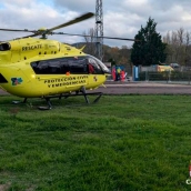 Cuatro herido uno de ellos atrapado en una colisión entre dos turismos en Palacios del Sil