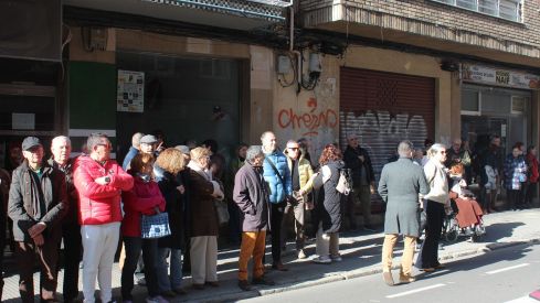 Revilla inaugura el poblado navideño del café Azaila 1930 de León