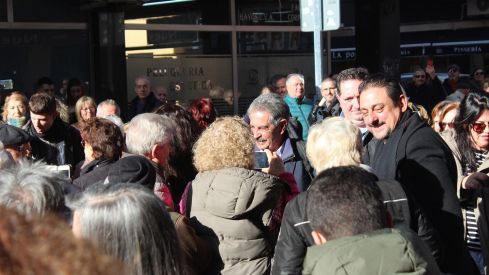 Revilla inaugura el poblado navideño del café Azaila 1930 de León