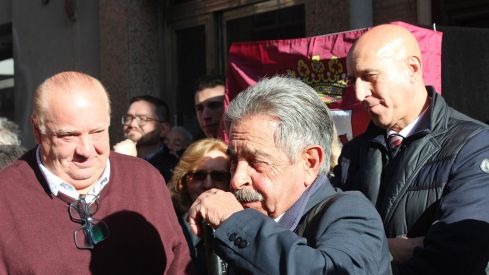 Revilla inaugura el poblado navideño del café Azaila 1930 de León