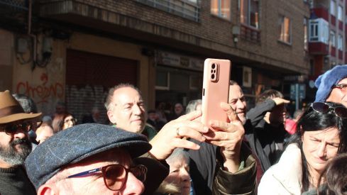 Revilla inaugura el poblado navideño del café Azaila 1930 de León