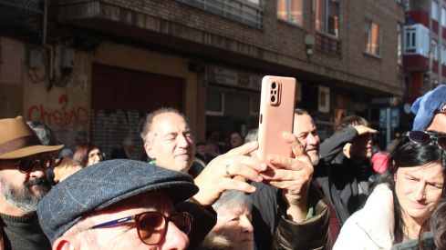 Revilla inaugura el poblado navideño del café Azaila 1930 de León