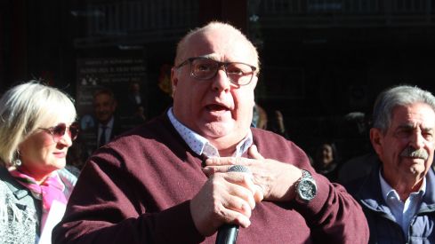 Revilla inaugura el poblado navideño del café Azaila 1930 de León