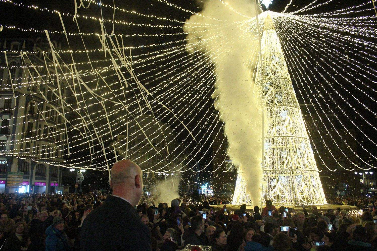 Dispositivo especial de tráfico con motivo del encendido navideño en León