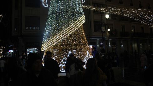 Ángeles y mercado navideño en la Catedral de León