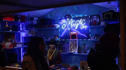 Ángeles y mercado navideño en la Catedral de León