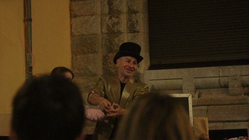 Ángeles y mercado navideño en la Catedral de León