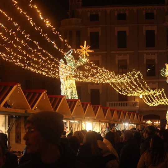 Mercado Navideño en la plaza de Regla de León