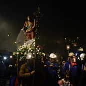 Imagen de archivo de una procesión nocturna por Santa Bárbara