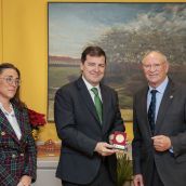 Mañueco recibe en León la Medalla de Oro del Congreso Nacional de Comunidades de Regantes