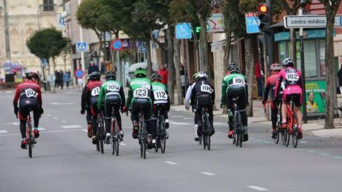 El XXXVI Trofeo de Fin de Año volverá a llenar de ciclismo las calles de La Bañeza 