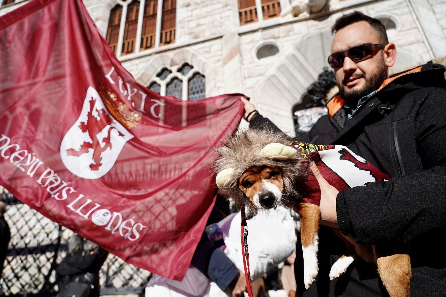 Concentración en defensa de la autonomía de la Región Leonesa