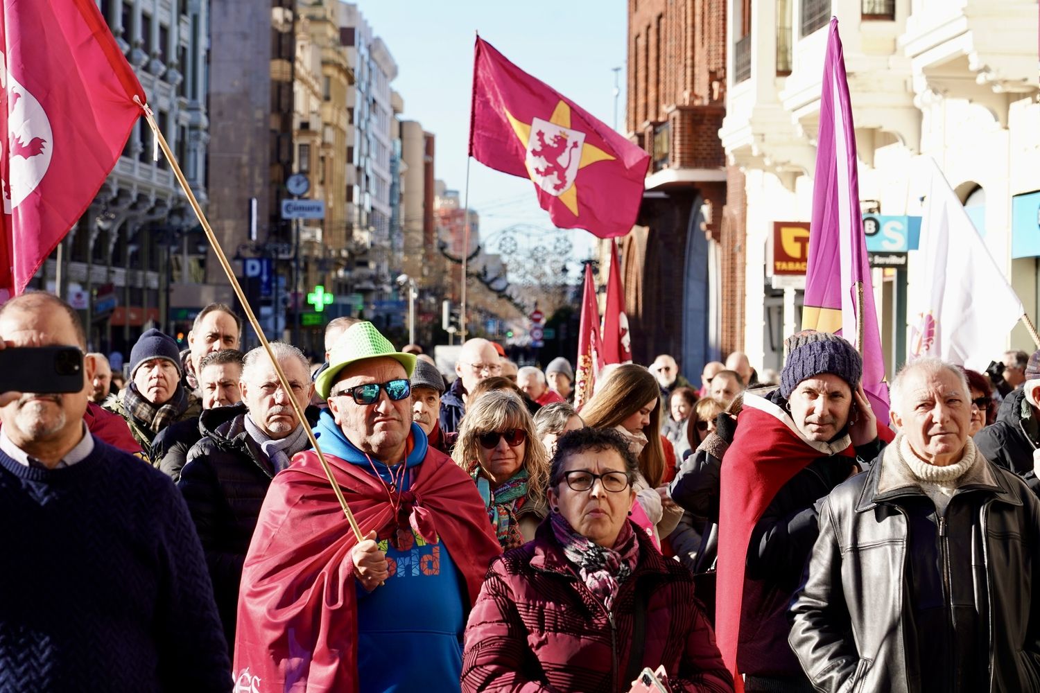 Concentración en defensa de la autonomía de la Región Leonesa