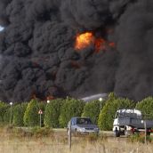 Incendio de 12.000 toneladas de neumáticos en la planta de reciclaje de Ardoncino (León) en 2015  | Campillo ICAL