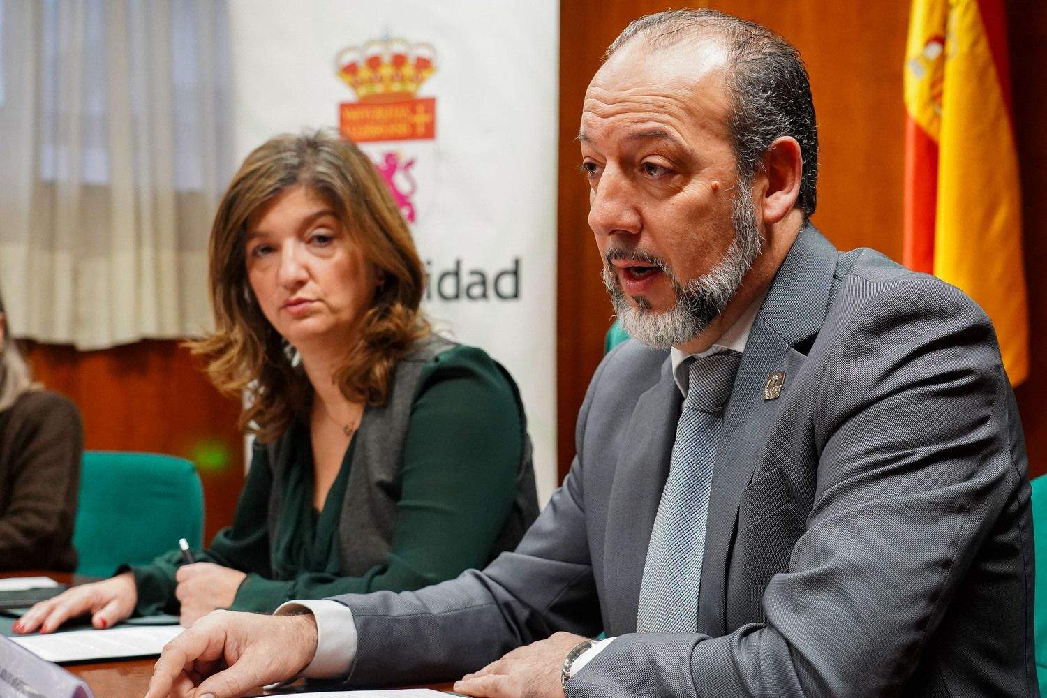 La ULE firma un convenio con la Asociación de Sumilleres de León | Campillo / ICAL La ULE firma un convenio con la Asociación de Sumilleres de León | Campillo / ICAL