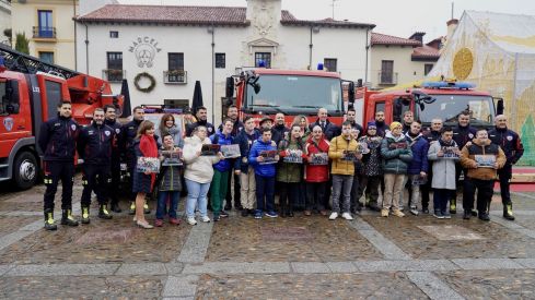 Amidown León protagoniza en su 30 aniversario el calendario solidario de los bomberos de la capital | Campillo / ICAL