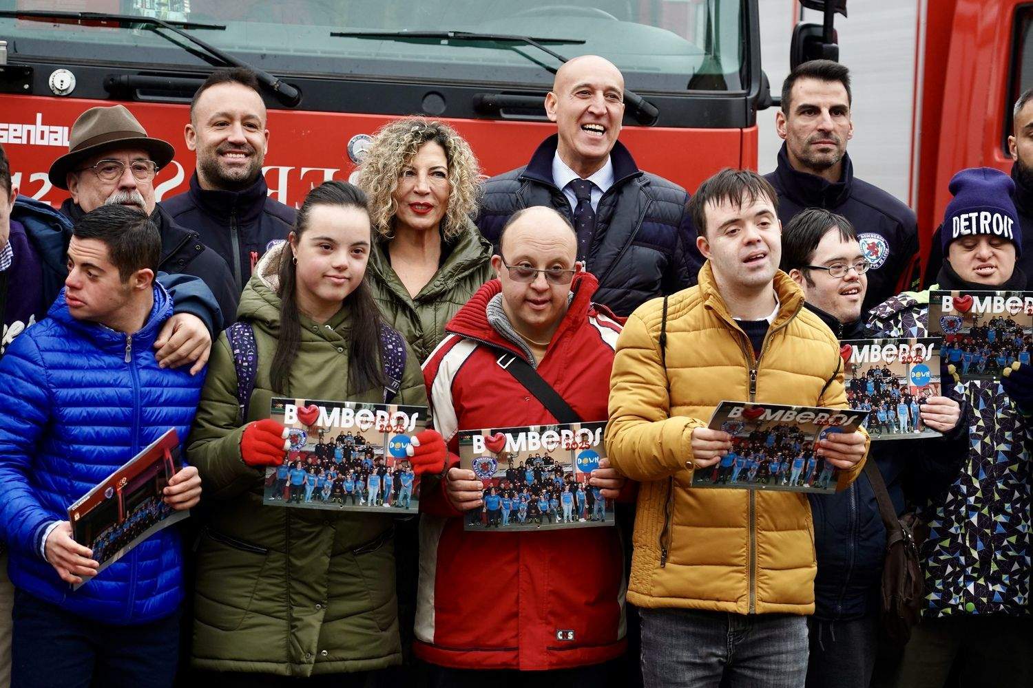 Presentación del calendario solidario de los Bomberos de León | Campillo / ICAL