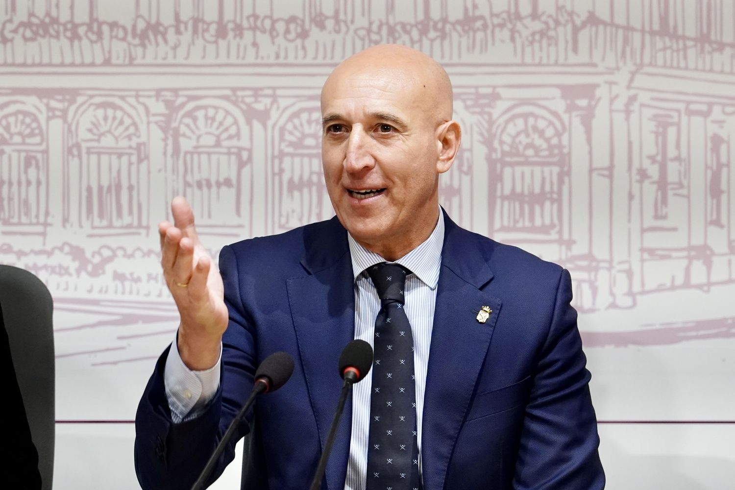 Presentación del calendario solidario de los Bomberos de León | Campillo / ICAL