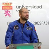 Visita del astronauta Pablo Álvarez a la Universidad de León | Peio García / ICAL