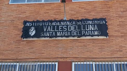 Detenido por presunta pederastia un profesor de Santa María del Páramo (León) | IES Valles del Luna Detenido por presunta pederastia un profesor de Santa María del Páramo (León) | IES Valles del Luna