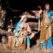 Decapitan al niño Jesús del Belén instalado en el centro de León | Campillo / ICAL