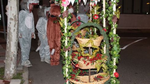 La Vieya'l Monte recorre las calles de Trobajo del Camino | Isaac Llamazares