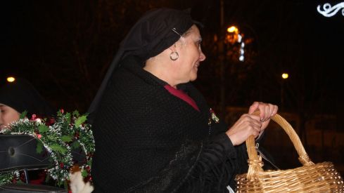 La Vieya'l Monte recorre las calles de Trobajo del Camino | Isaac Llamazares