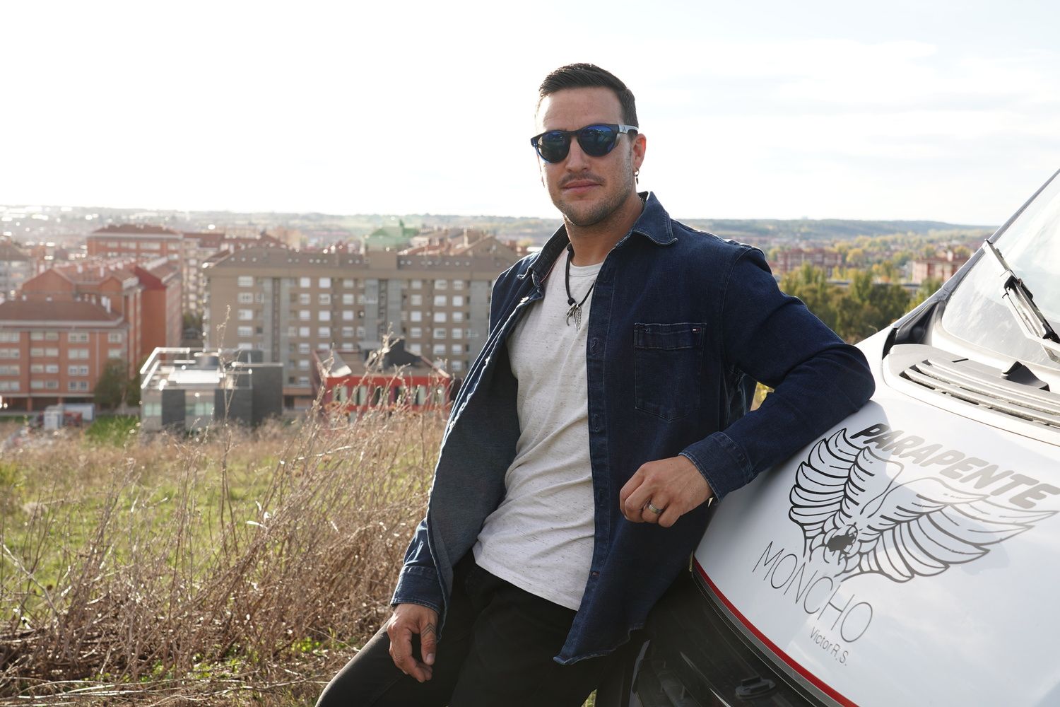 El parapentista leonés Víctor Rodríguez, Moncho, cumple dos décadas del inicio de su carrera deportiva | Campillo / ICAL El parapentista leonés Víctor Rodríguez, Moncho, cumple dos décadas del inicio de su carrera deportiva | Campillo / ICAL