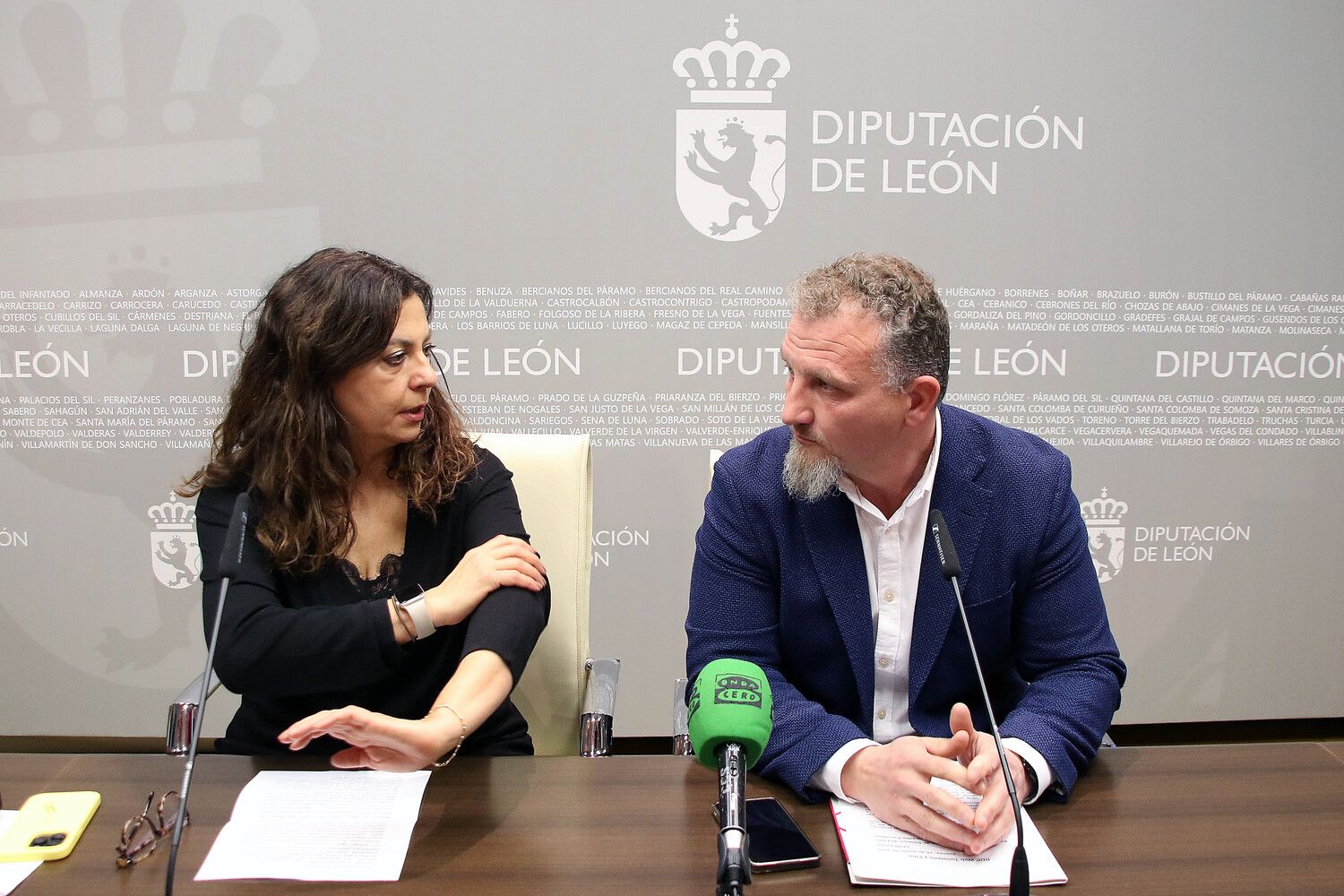 Mercedes Escudero y Octavio González, responsables de Turismo del Ayuntamiento y la Diputación de León | Peio García / ICAL