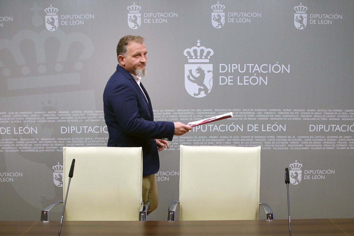 Mercedes Escudero y Octavio González, responsables de Turismo del Ayuntamiento y la Diputación de León | Peio García / ICAL