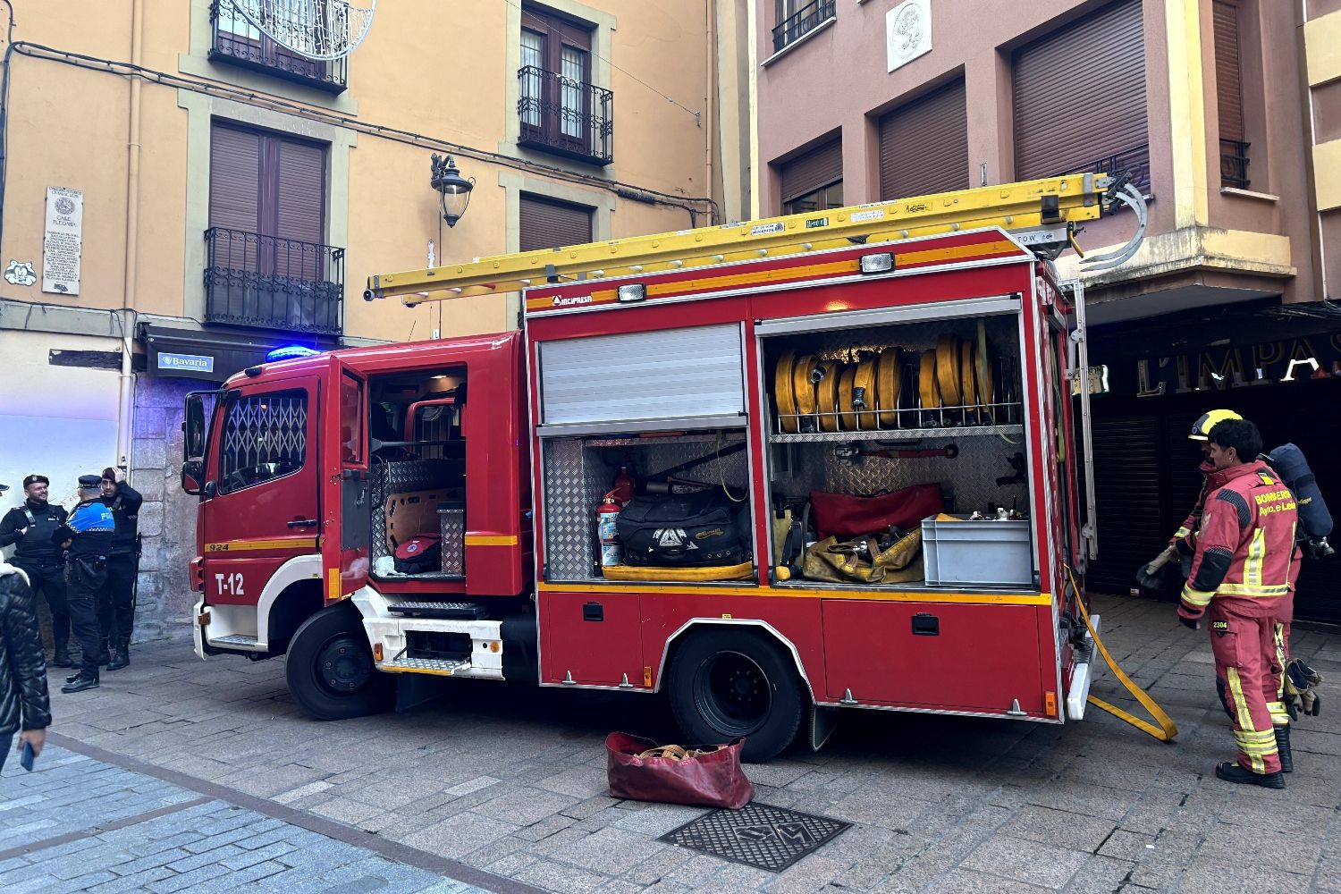 El incendio de una parrilla en el Húmero obliga a intervenir a los Bomberos de León