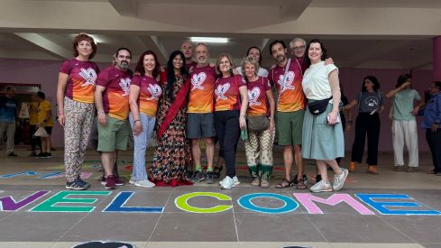 Grupo de leoneses que participó en una carrera solidaria de la Fundación Vicente Ferrer en India