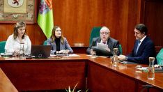 ULE y Junta se reunirán cada 15 días para abordar la implantación del Grado de Medicina en el curso 26/27 | ICAL