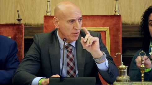 José Antonio Diez, alcalde de León en el pleno del Ayuntamiento | Peio Garcia / ICAL