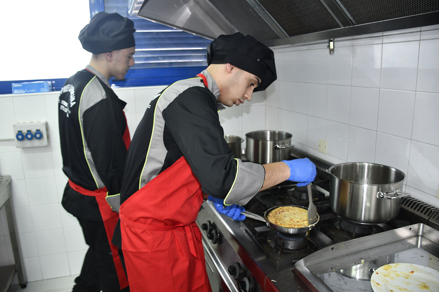 Participantes del programa de hostelería en Flores del Sil