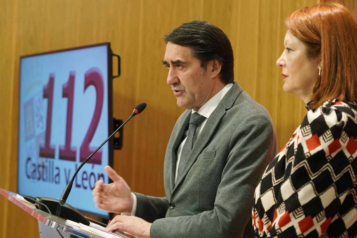 El consejero de Medio Ambiente, Vivienda y Ordenación del Territorio, Juan Carlos Suárez-Quiñones, presenta el balance del Servicio de Emergencias 112 en Castilla y León con motivo de la celebración del Día Europeo del 112 | Rubén Cacho / ICAL El consejero de Medio Ambiente, Vivienda y Ordenación del Territorio, Juan Carlos Suárez-Quiñones, presenta el balance del Servicio de Emergencias 112 en Castilla y León con motivo de la celebración del Día Europeo del 112 | Rubén Cacho / ICAL