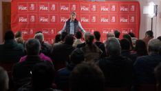 Militantes socialistas piden al PSCyL de Carlos Martínez una consulta a las bases sobre el ‘Lexit’ Militantes socialistas piden al PSCyL de Carlos Martínez una consulta a las bases sobre el ‘Lexit’