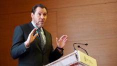 Óscar Puente denuncia que Castilla y León no ha pedido las ayudas para las bonificaciones del transporte en el segundo semestre