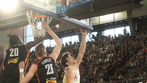 España se luce ante Bélgica en León | José Martín