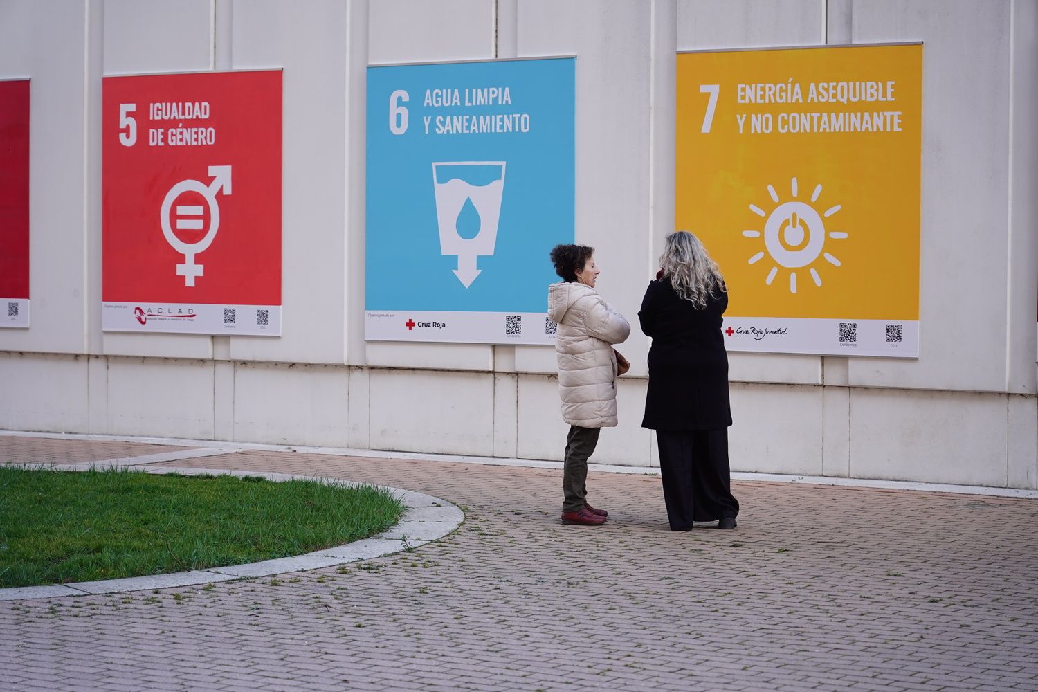 Cruz Roja en León inaugura el mural ‘Objetivo del milenio’ sobre los Objetivos de Desarrollo Sostenible | Campillo / ICAL