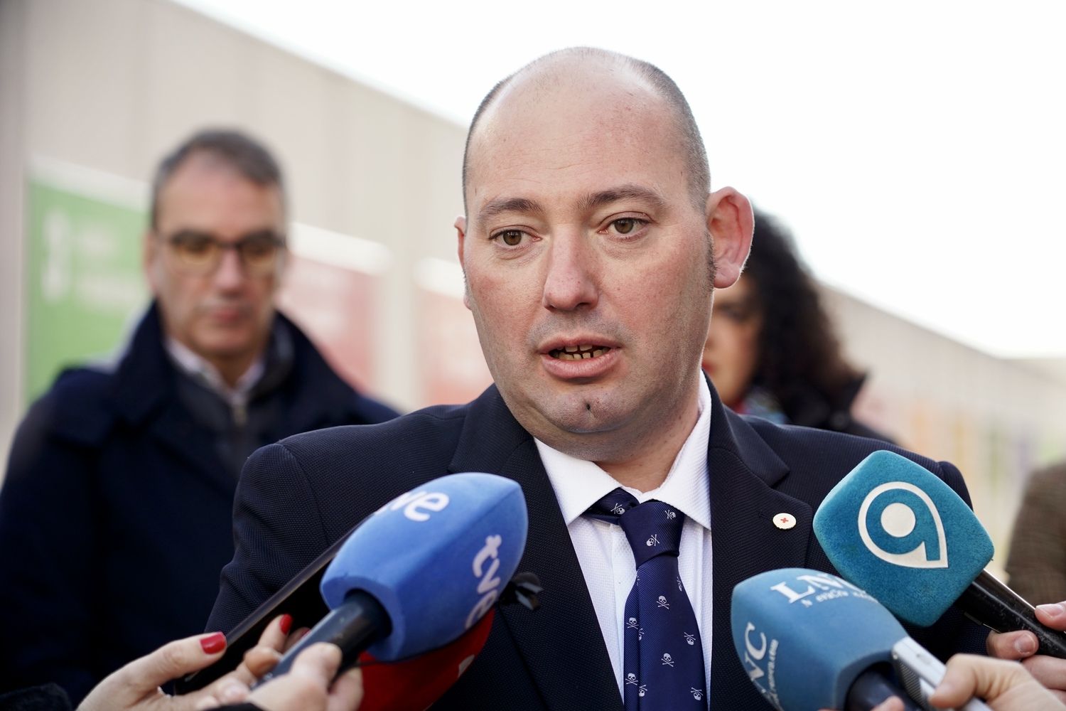 Daniel Hernández, presidente de Cruz Roja León, en la inauguración del mural ‘Objetivo del milenio’ sobre los Objetivos de Desarrollo Sostenible | Campillo / ICAL