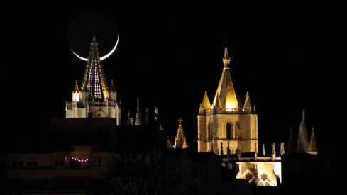 La Asociación Leonesa de Astronomía organiza mañana una sesión de observación lunar | Peio García / ICAL