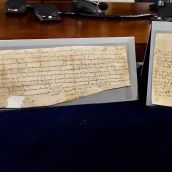 Campillo / ICAL . El consejero de Cultura, Turismo y Deporte, Gonzalo Santonja, presenta la restauración de los documentos ‘Nodicia de kesos’ y ‘Donación del Rey Silo’, pertenecientes al Archivo de la Catedral de León, con la presencia del alcalde, José Antonio Diez, y del presidente de las Cortes Autonómicas, Carlos Pollán