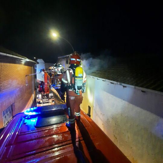 Imagen de archivo de los bomberos de la Diputación en un incendio en una vivienda