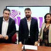 Los procuradores de UPL en las Cortes de Castilla y León, Luis Mariano Santos, Alicia Gallego y José Ramón García presentan la moción que llevan a esta sesión plenaria | Campillo / ICAL 