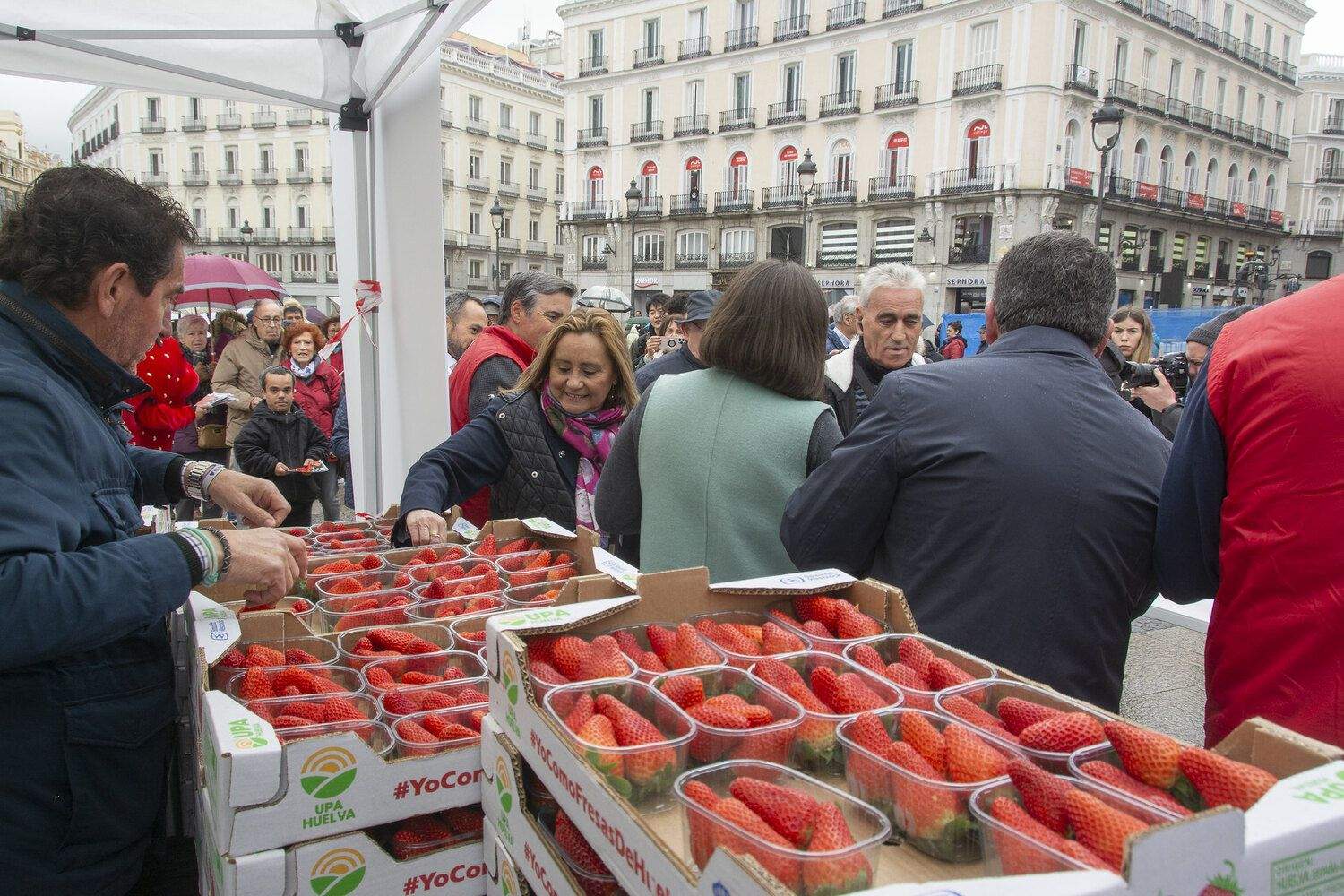 Acto de la campaña #YoComoFresasdeHuelva en Madrid | UPA