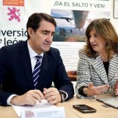 La rectora de la Universidad de León, Nuria González, y el consejero de Medio Ambiente, Vivienda y Ordenación del Territorio, Juan Carlos Suárez-Quiñones, mantienen una reunión de trabajo para abordar líneas de colaboración entre ambas instituciones | Campillo / ICAL