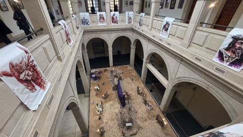 Exposición sobre la Pasión de Cristo en la Casa de las Carnicerías de León | José Martín