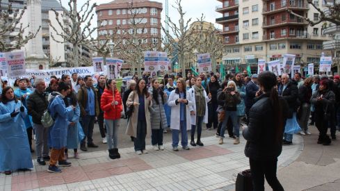 Concentración de los veterinarios de León por el uso de medicamentos | José Martín